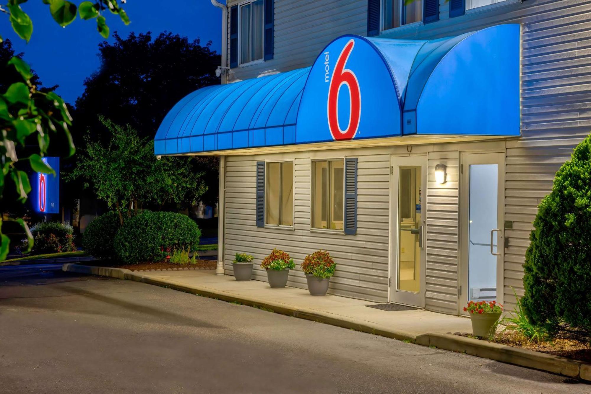 Motel 6 Bethel, Ct - Danbury Bagian luar foto