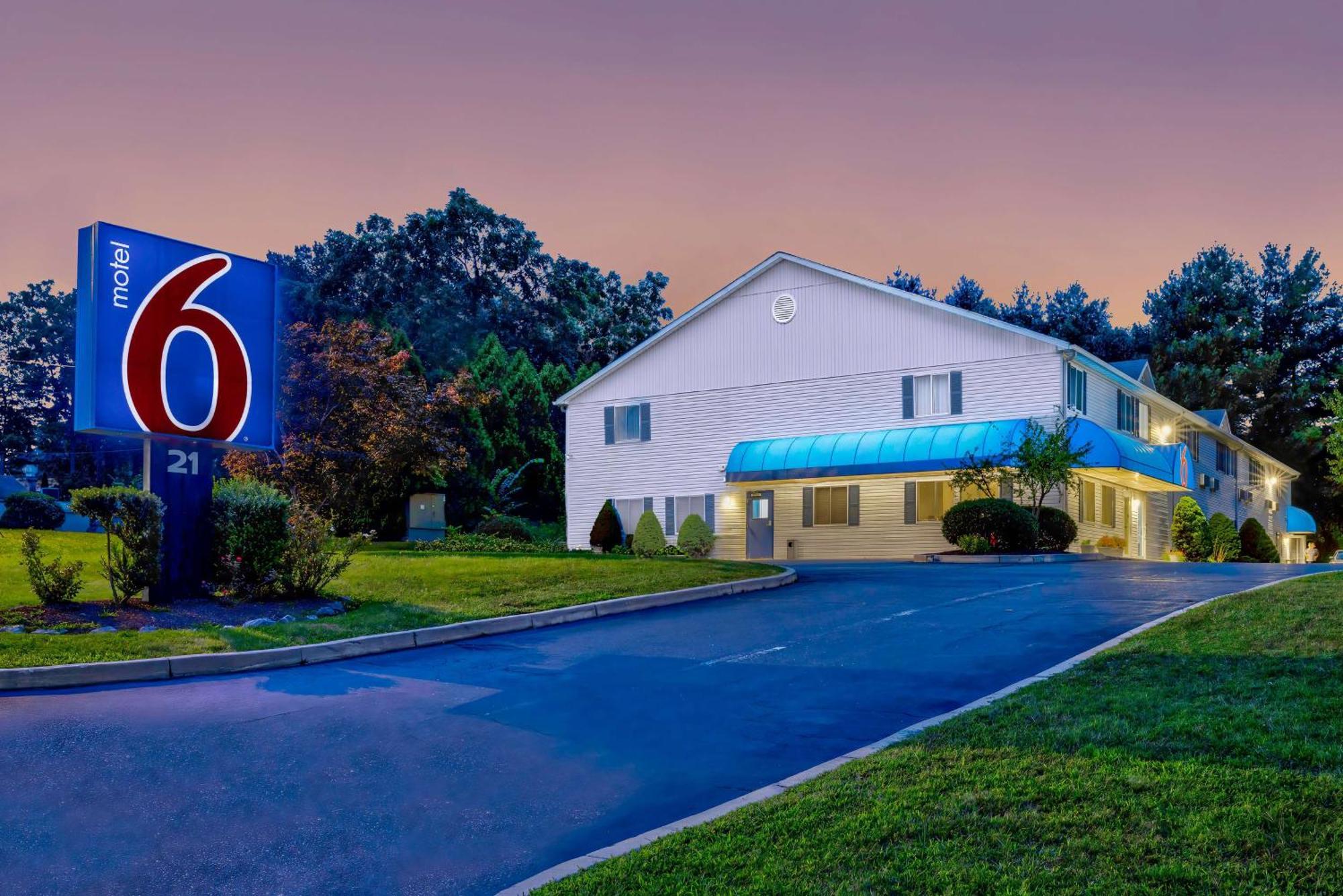 Motel 6 Bethel, Ct - Danbury Bagian luar foto